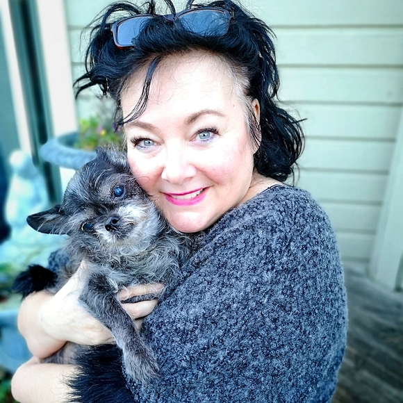 KATIE, Your POSH AMBASSADOR - Picture 7 of 7